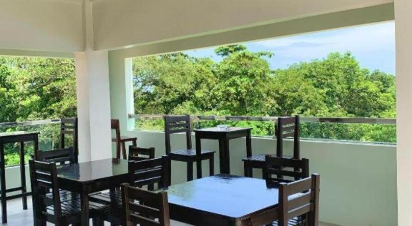Jm Backpackers Hometel Guimaras Exteriör bild